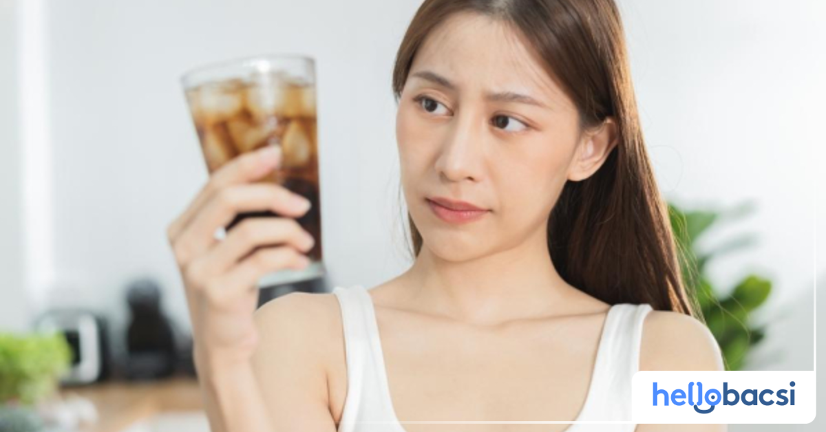 Caffein trong nước ngọt có gas có thể gây hại cho niêm mạc dạ dày của bà bầu không?
