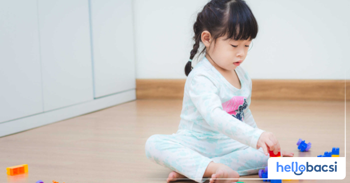 Phụ huynh có thể làm gì để xây dựng một môi trường tích cực cho tâm lý của trẻ 2 tuổi?
